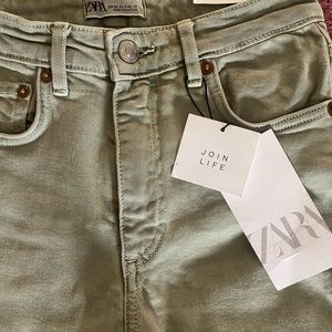 Brand “NEW “ ZARA jeans with tags!
